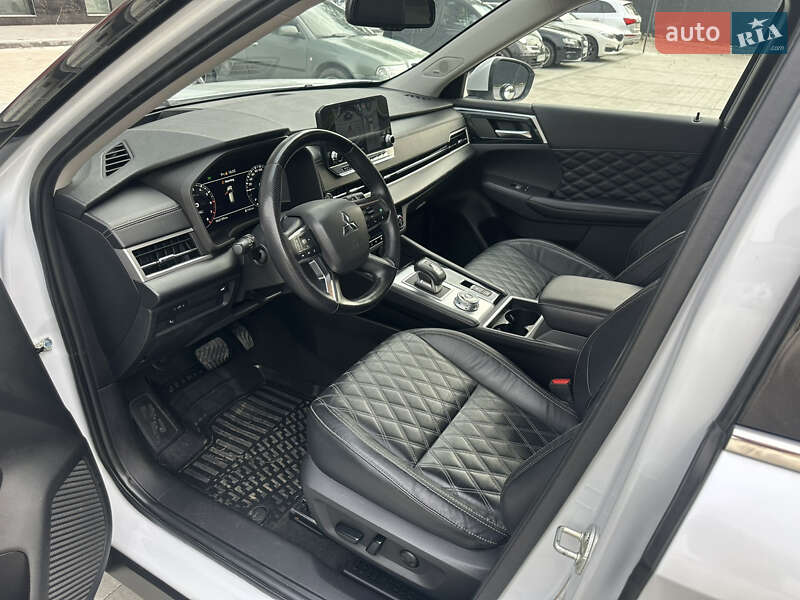 Внедорожник / Кроссовер Mitsubishi Outlander 2021 в Ужгороде фото 17 Внедорожник / Кроссовер Mitsubishi Outlander 2021 в Ужгороде