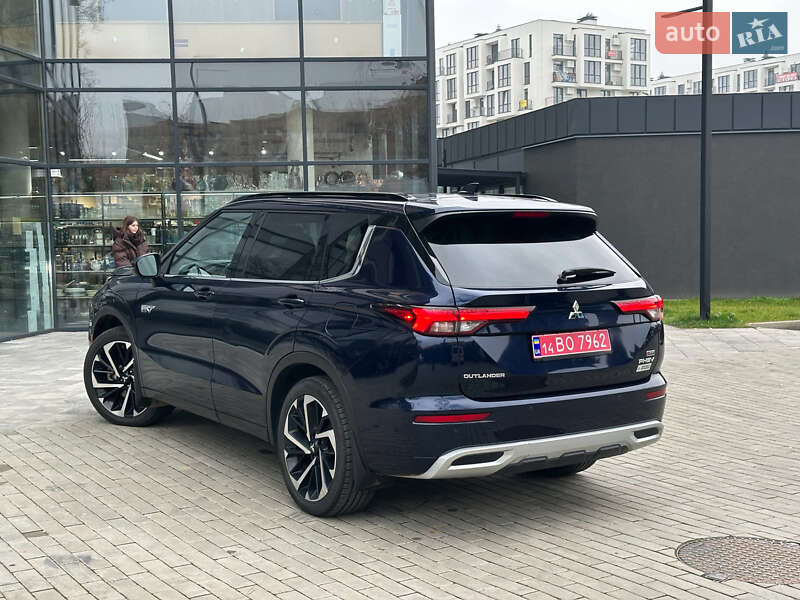 Позашляховик / Кросовер Mitsubishi Outlander 2023 в Львові
