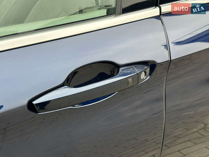 Позашляховик / Кросовер Mitsubishi Outlander 2023 в Львові