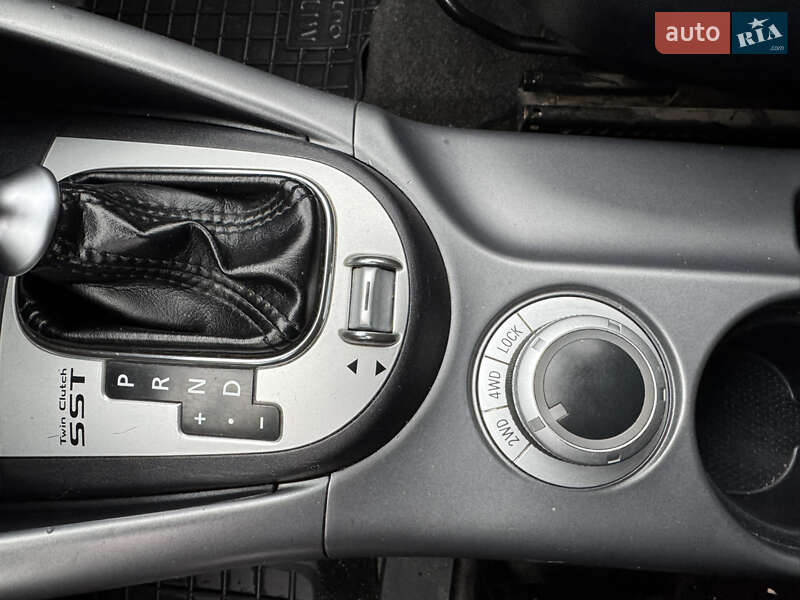 Внедорожник / Кроссовер Mitsubishi Outlander 2010 в Тернополе