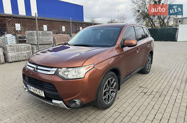 Внедорожник / Кроссовер Mitsubishi Outlander 2015 в Виннице