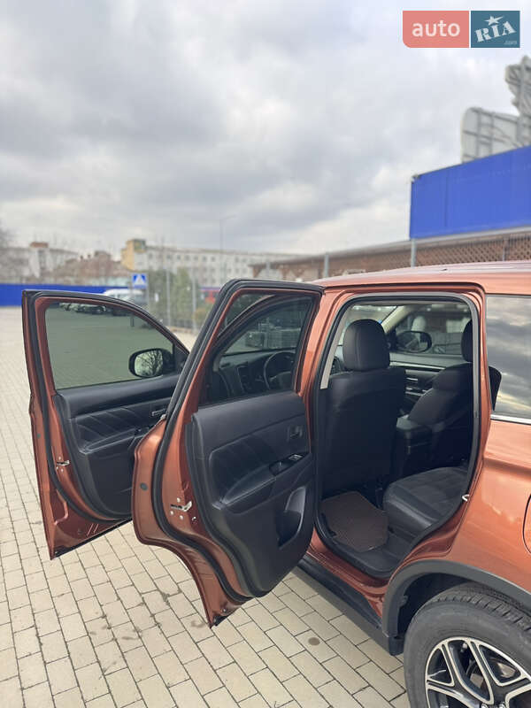 Внедорожник / Кроссовер Mitsubishi Outlander 2015 в Виннице фото 10 Внедорожник / Кроссовер Mitsubishi Outlander 2015 в Виннице