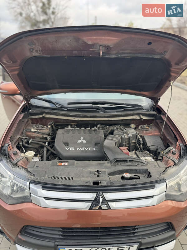 Внедорожник / Кроссовер Mitsubishi Outlander 2015 в Виннице фото 17 Внедорожник / Кроссовер Mitsubishi Outlander 2015 в Виннице