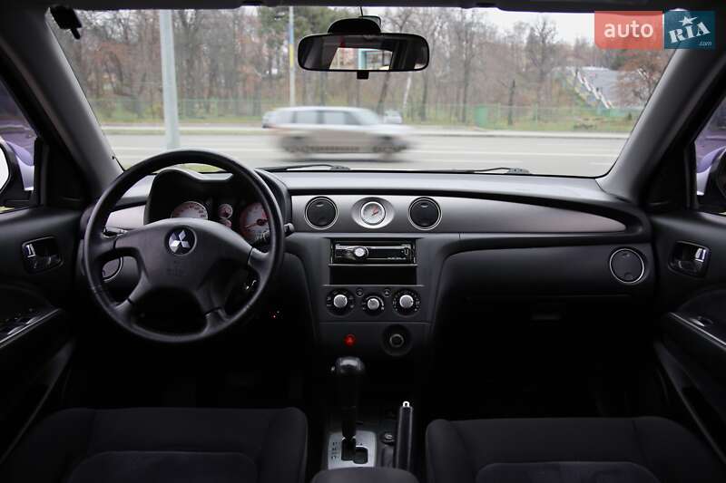 Внедорожник / Кроссовер Mitsubishi Outlander 2006 в Харькове