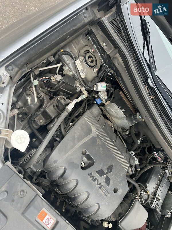 Внедорожник / Кроссовер Mitsubishi Outlander 2017 в Одессе