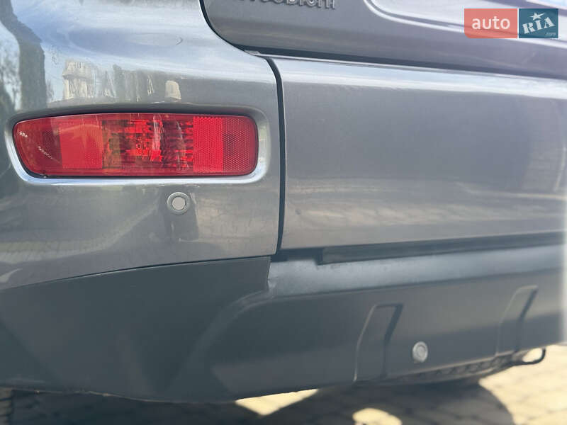 Внедорожник / Кроссовер Mitsubishi Outlander 2009 в Косове фото 38 Внедорожник / Кроссовер Mitsubishi Outlander 2009 в Косове