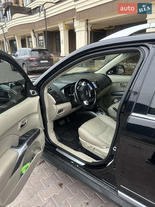 Внедорожник / Кроссовер Mitsubishi Outlander 2009 в Киеве фото 8 Внедорожник / Кроссовер Mitsubishi Outlander 2009 в Киеве