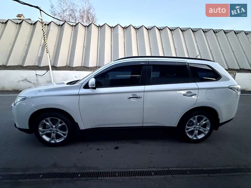 Позашляховик / Кросовер Mitsubishi Outlander 2012 в Дніпрі