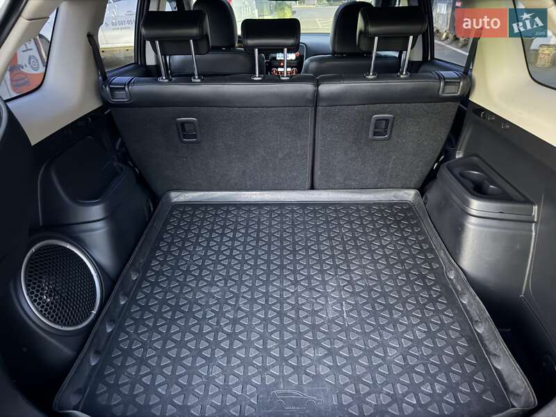 Позашляховик / Кросовер Mitsubishi Outlander 2012 в Дніпрі