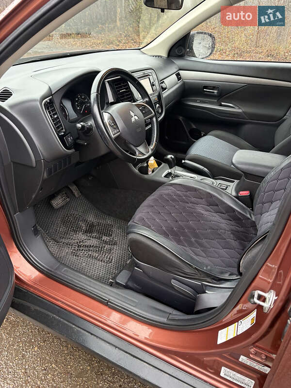 Позашляховик / Кросовер Mitsubishi Outlander 2013 в Івано-Франківську фото 22 Позашляховик / Кросовер Mitsubishi Outlander 2013 в Івано-Франківську