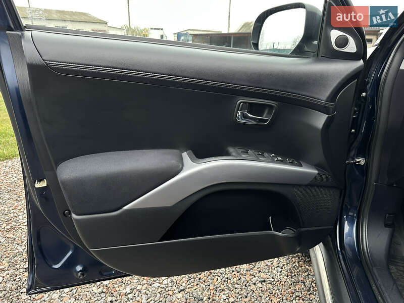 Позашляховик / Кросовер Mitsubishi Outlander 2011 в Миргороді фото 20 Позашляховик / Кросовер Mitsubishi Outlander 2011 в Миргороді