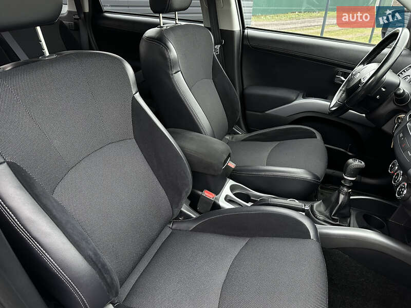Позашляховик / Кросовер Mitsubishi Outlander 2011 в Миргороді фото 26 Позашляховик / Кросовер Mitsubishi Outlander 2011 в Миргороді