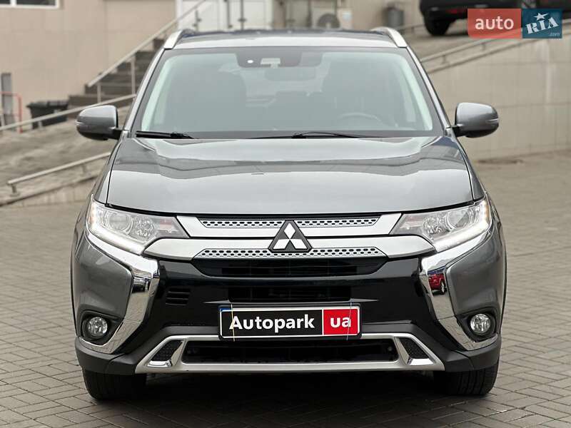 Внедорожник / Кроссовер Mitsubishi Outlander 2019 в Одессе