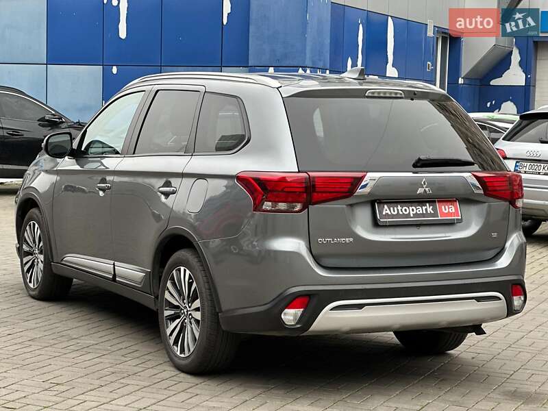 Внедорожник / Кроссовер Mitsubishi Outlander 2019 в Одессе