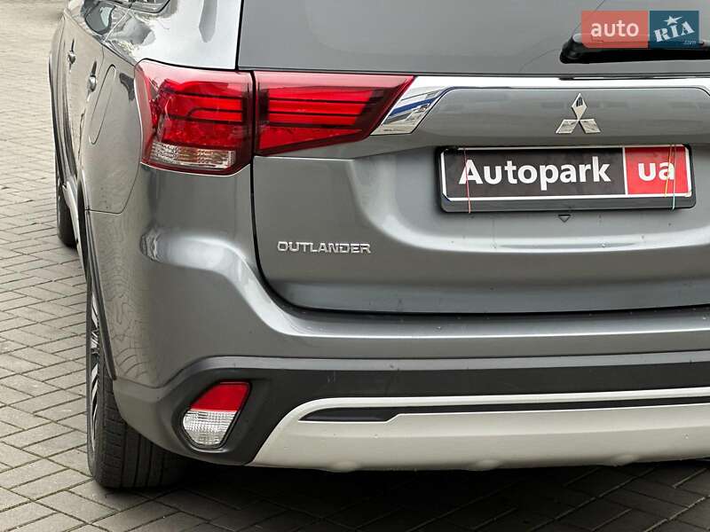 Внедорожник / Кроссовер Mitsubishi Outlander 2019 в Одессе