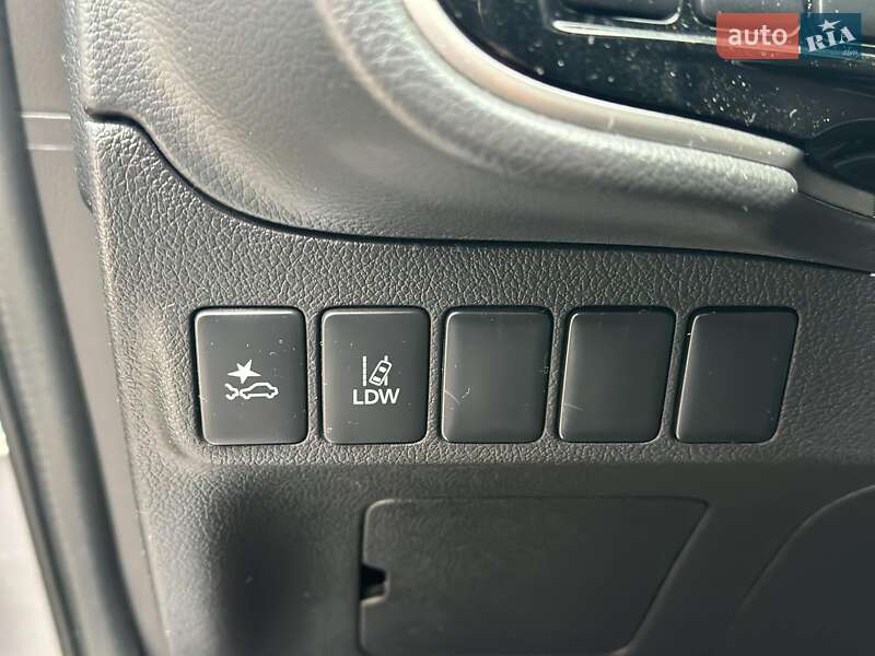 Внедорожник / Кроссовер Mitsubishi Outlander 2019 в Одессе