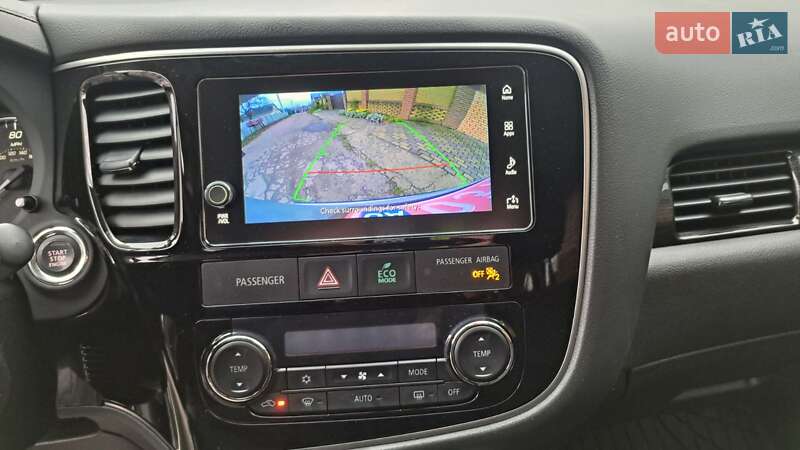 Позашляховик / Кросовер Mitsubishi Outlander 2017 в Києві