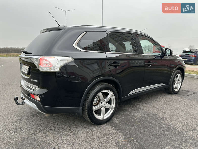 Позашляховик / Кросовер Mitsubishi Outlander 2015 в Вінниці