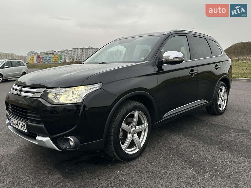 Позашляховик / Кросовер Mitsubishi Outlander 2015 в Вінниці