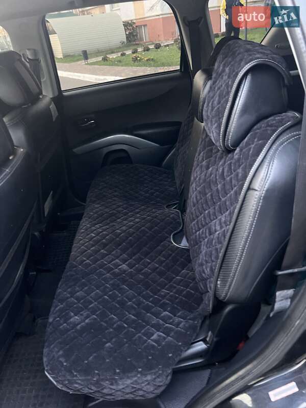 Внедорожник / Кроссовер Mitsubishi Outlander 2007 в Великодолинском