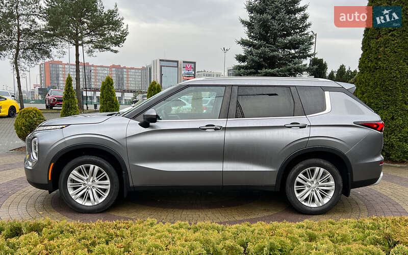 Внедорожник / Кроссовер Mitsubishi Outlander 2021 в Львове