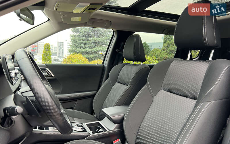 Внедорожник / Кроссовер Mitsubishi Outlander 2021 в Львове