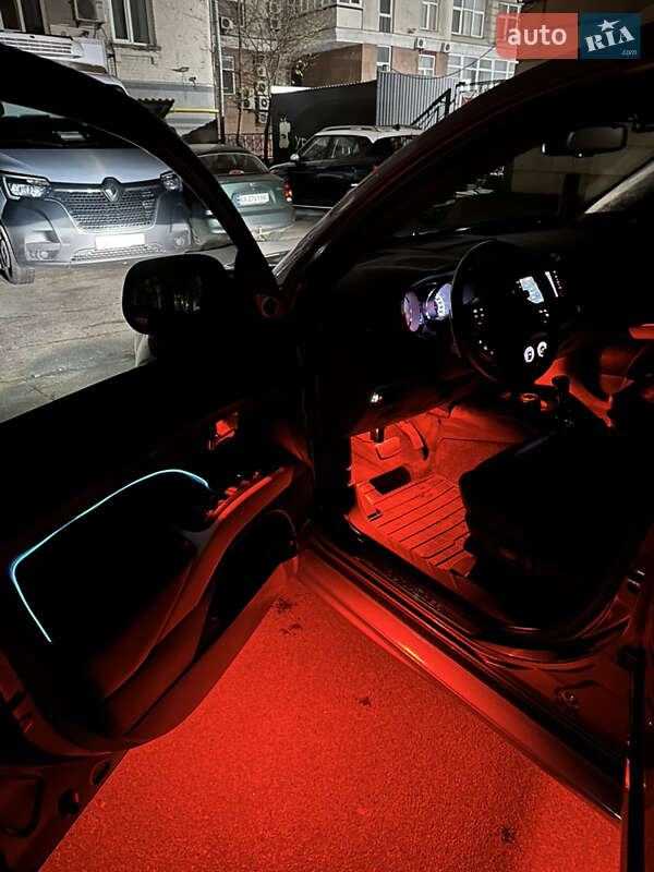 Позашляховик / Кросовер Mitsubishi Outlander 2009 в Києві