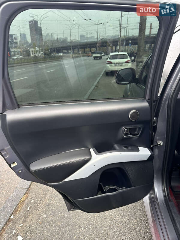 Позашляховик / Кросовер Mitsubishi Outlander 2009 в Києві