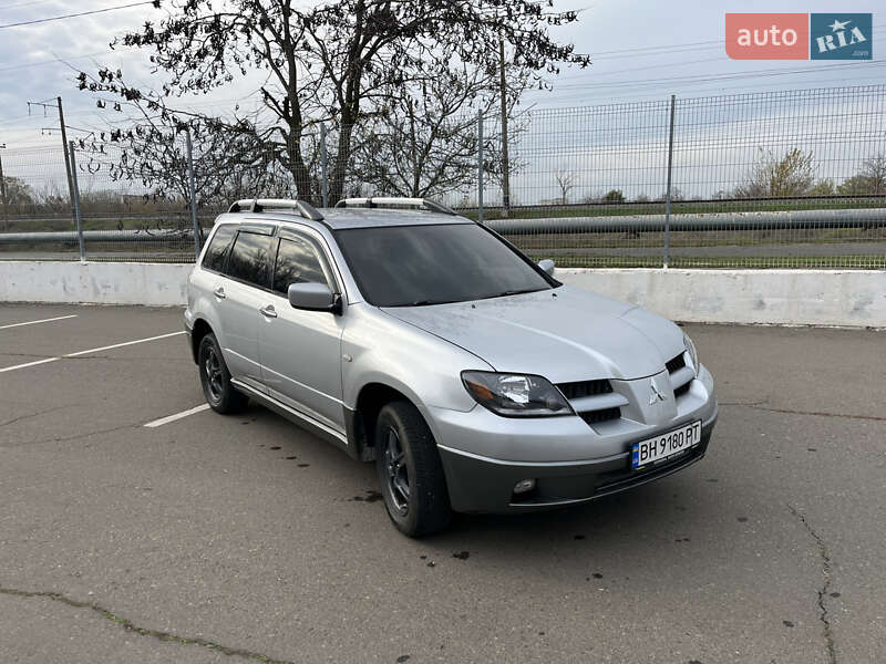 Позашляховик / Кросовер Mitsubishi Outlander 2004 в Білгороді-Дністровському фото 2 Позашляховик / Кросовер Mitsubishi Outlander 2004 в Білгороді-Дністровському