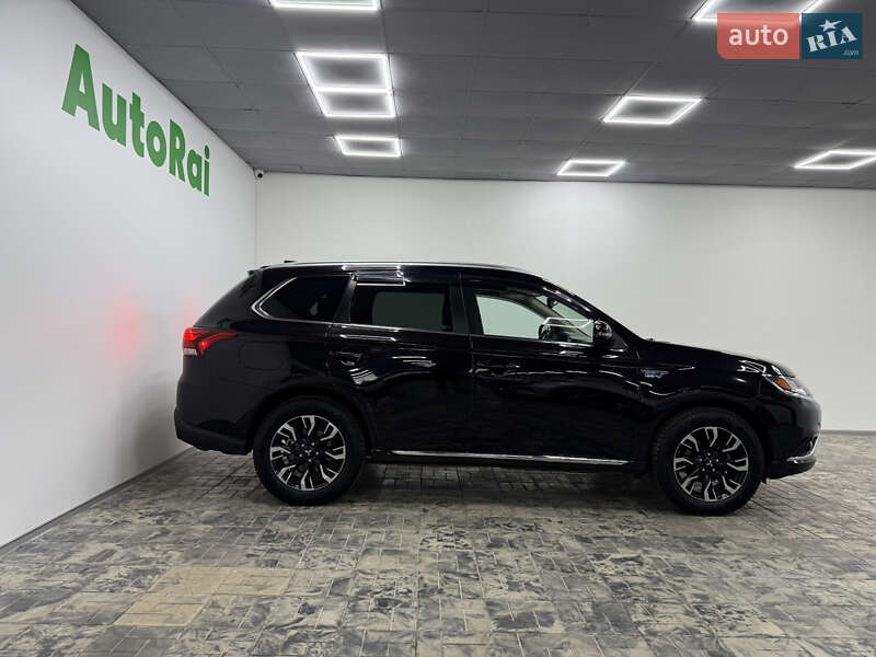 Позашляховик / Кросовер Mitsubishi Outlander 2018 в Одесі