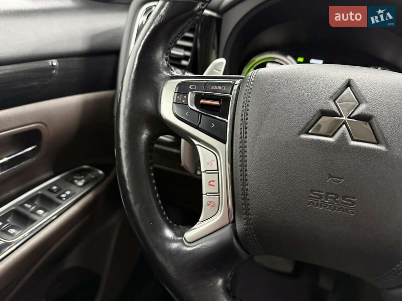 Позашляховик / Кросовер Mitsubishi Outlander 2018 в Одесі