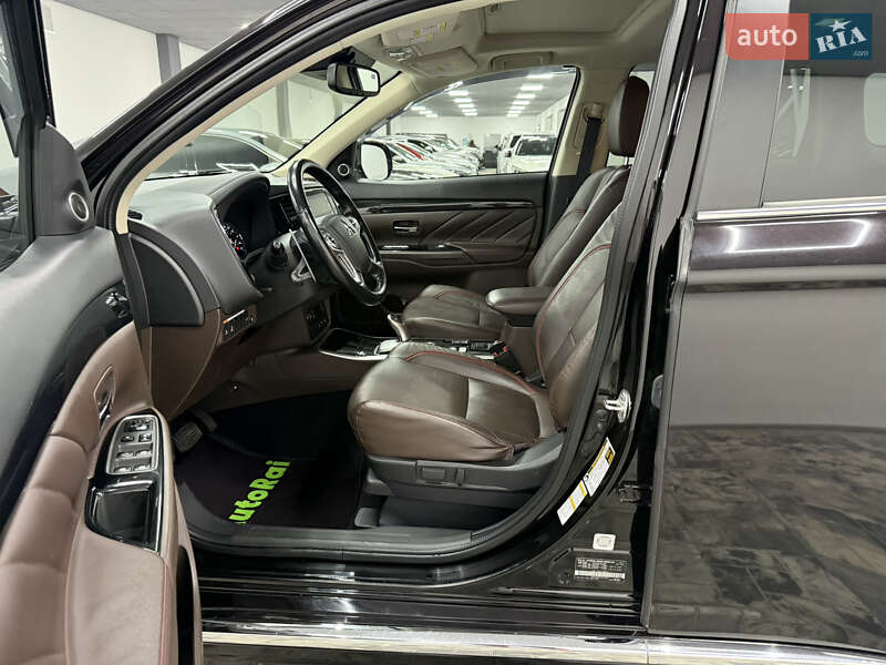 Позашляховик / Кросовер Mitsubishi Outlander 2018 в Одесі