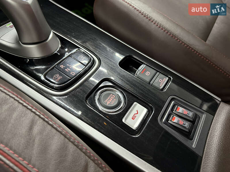 Позашляховик / Кросовер Mitsubishi Outlander 2018 в Одесі