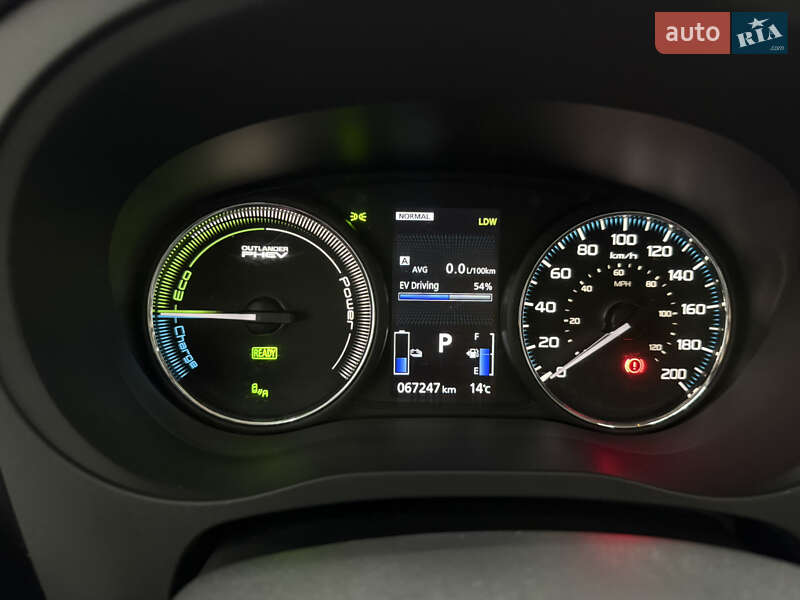 Позашляховик / Кросовер Mitsubishi Outlander 2018 в Одесі