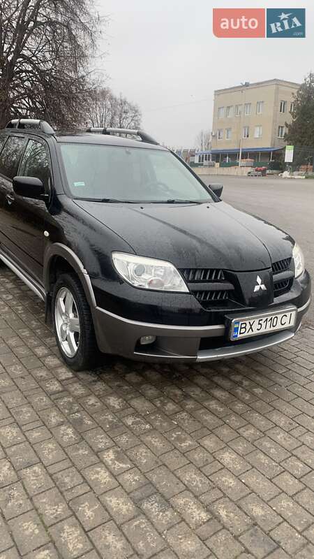 Позашляховик / Кросовер Mitsubishi Outlander 2004 в Кам'янець-Подільському