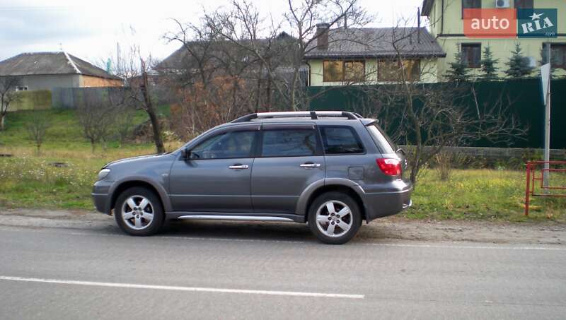 Внедорожник / Кроссовер Mitsubishi Outlander 2006 в Харькове