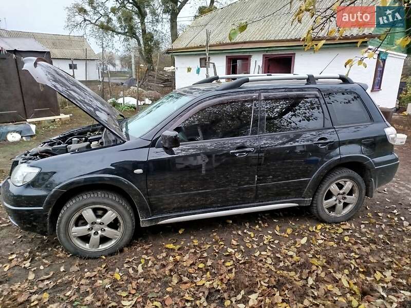 Позашляховик / Кросовер Mitsubishi Outlander 2009 в Києві
