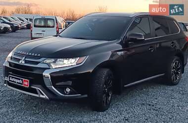 Позашляховик / Кросовер Mitsubishi Outlander 2018 в Львові