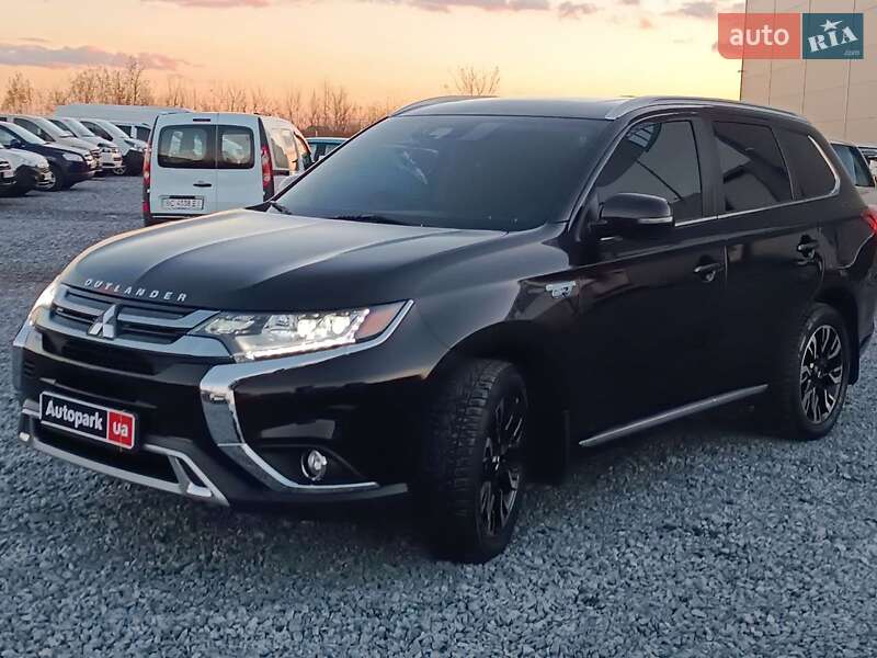 Внедорожник / Кроссовер Mitsubishi Outlander 2018 в Львове