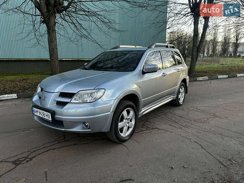 Внедорожник / Кроссовер Mitsubishi Outlander 2008 в Житомире