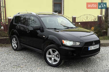Внедорожник / Кроссовер Mitsubishi Outlander 2010 в Новой Ушице