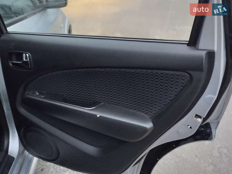 Внедорожник / Кроссовер Mitsubishi Outlander 2009 в Нежине