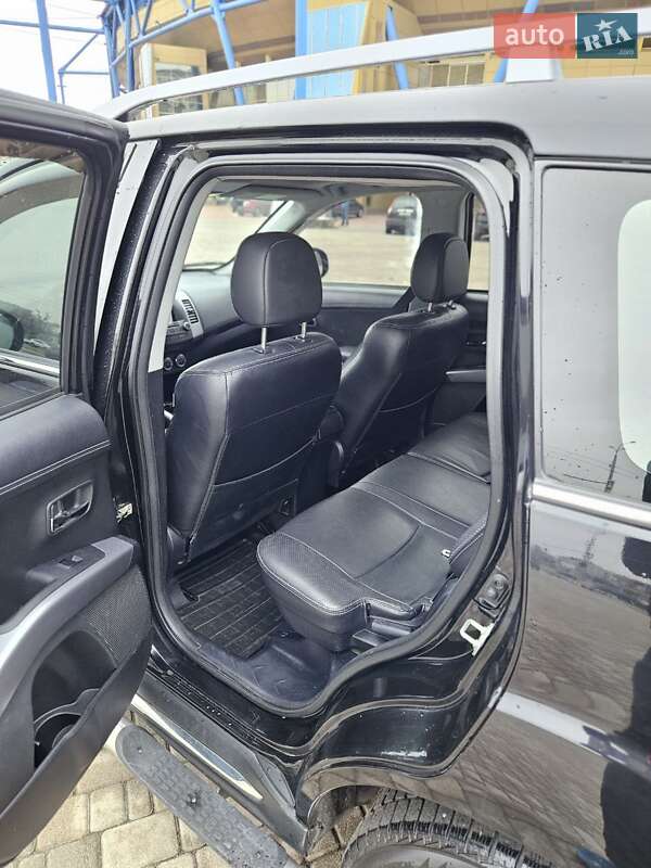 Внедорожник / Кроссовер Mitsubishi Outlander 2010 в Харькове
