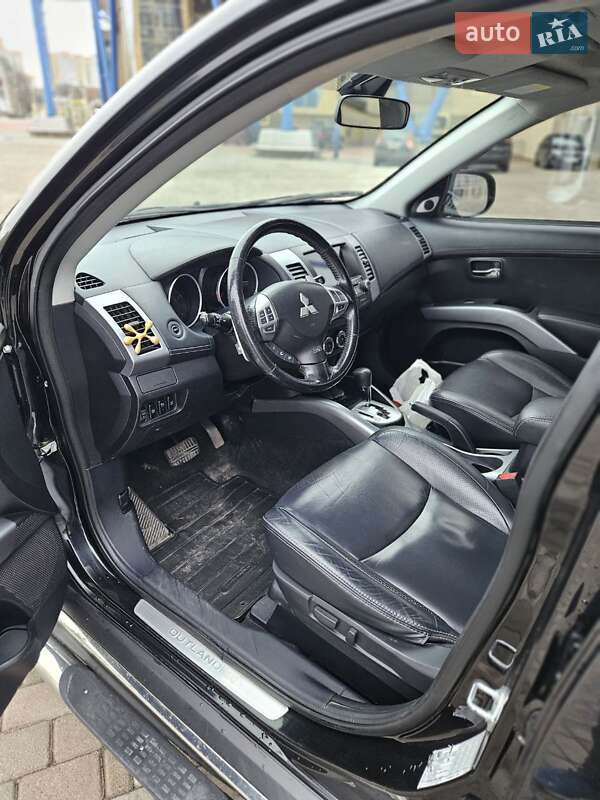 Внедорожник / Кроссовер Mitsubishi Outlander 2010 в Харькове