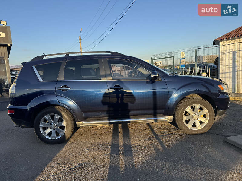 Внедорожник / Кроссовер Mitsubishi Outlander 2012 в Киеве