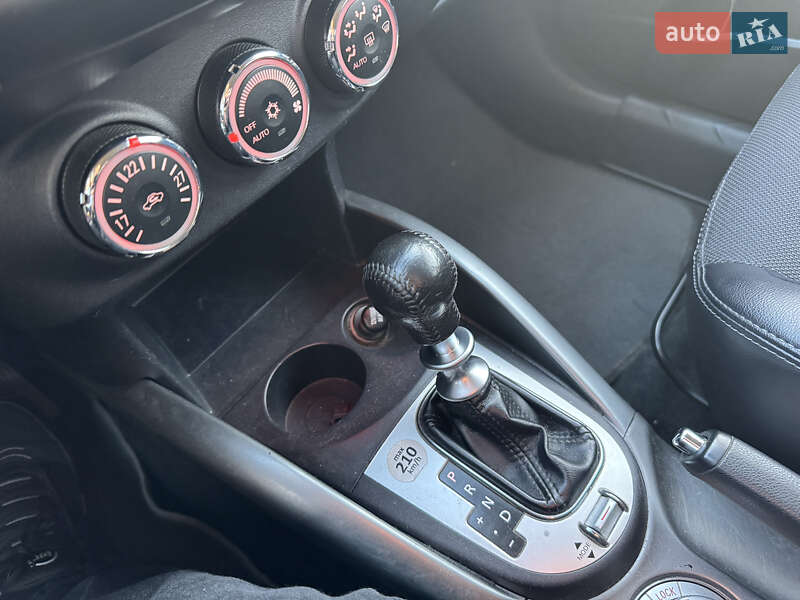 Внедорожник / Кроссовер Mitsubishi Outlander 2012 в Киеве