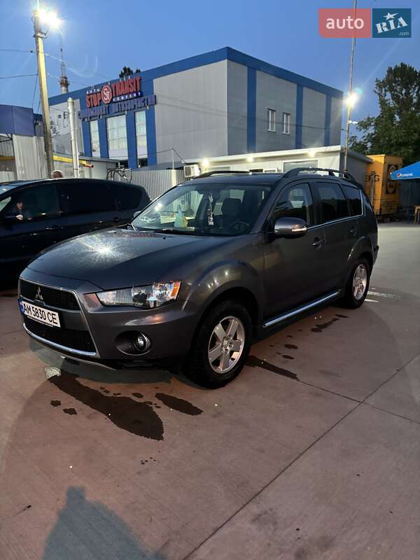 Внедорожник / Кроссовер Mitsubishi Outlander 2011 в Бердичеве