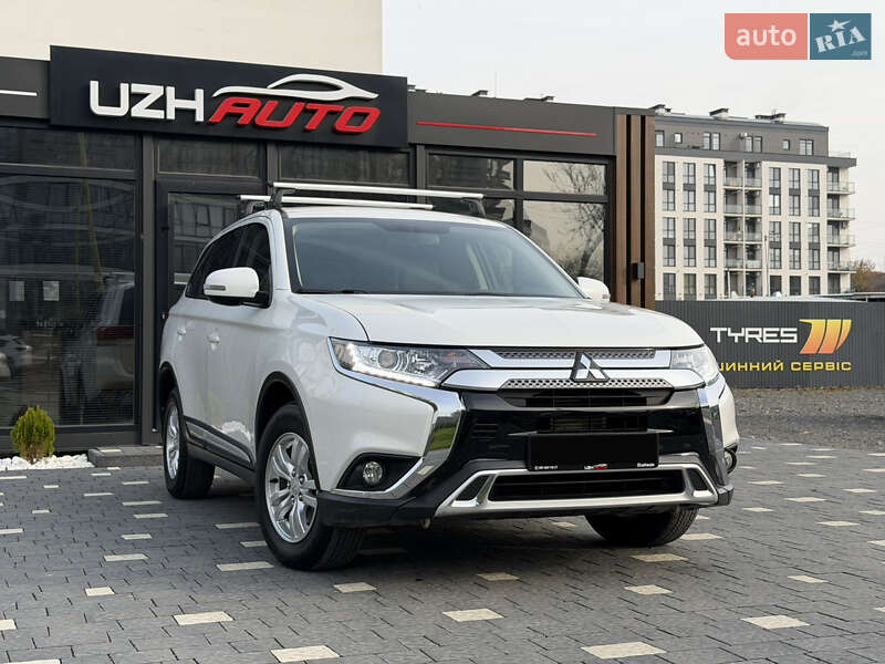 Внедорожник / Кроссовер Mitsubishi Outlander 2020 в Ужгороде