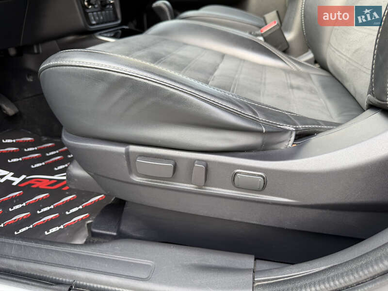 Внедорожник / Кроссовер Mitsubishi Outlander 2020 в Ужгороде