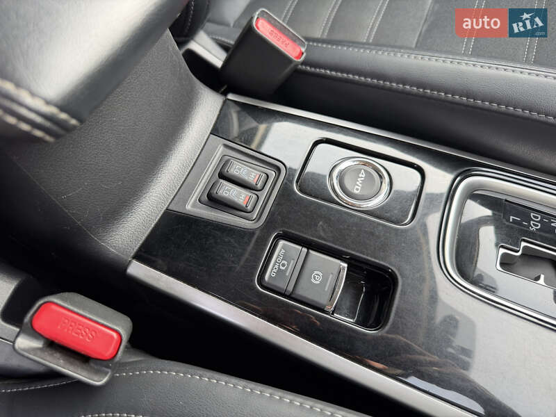 Внедорожник / Кроссовер Mitsubishi Outlander 2020 в Ужгороде